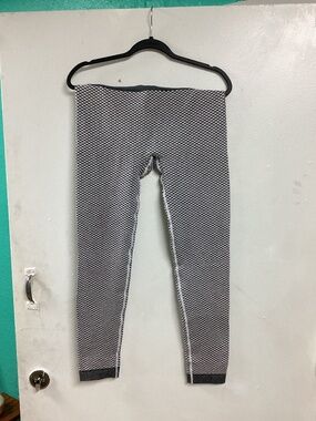 Grey and White Scrunch Bum Ryderwear leggings